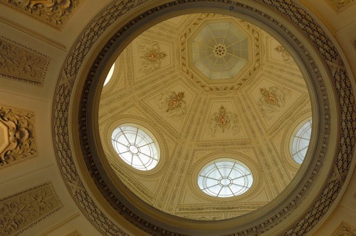 The dome above the naturla history museum café; photo © NHM Wien, Kurt Kracher