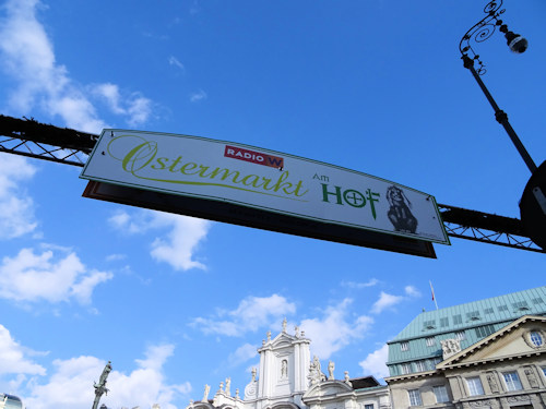 Entrance sign at Am Hof Easter market