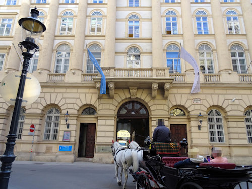 Entrance to Palais Niederösterreich