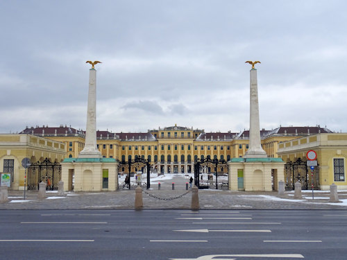 Entrance to Schönbrunn Palace