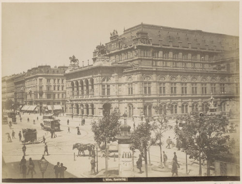 The freshly-built Staatsoper in the late 19th century