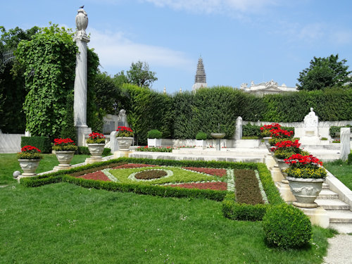 Flower beds at the Elisabeth memorial