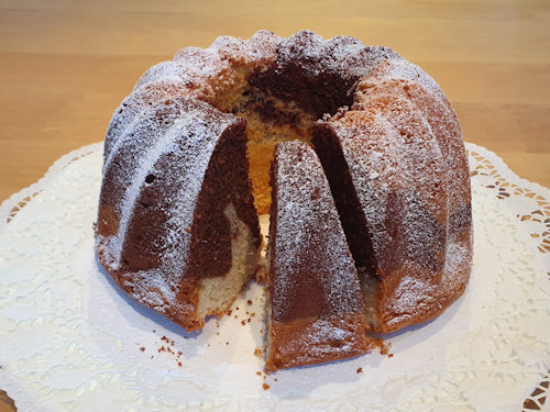 A Guglhupf cake