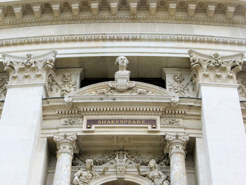 Shakespeare bust at the Burgtheater