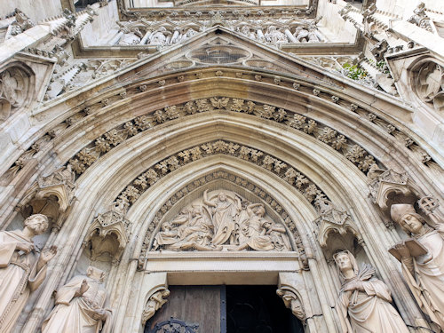 Portal into the Votivkirche