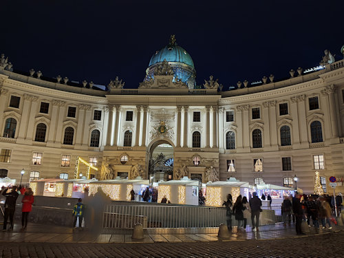 Michaelerplatz market