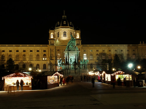 Kunsthistorisches Museum and Christmas market
