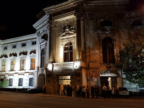 Palais Auersperg at night