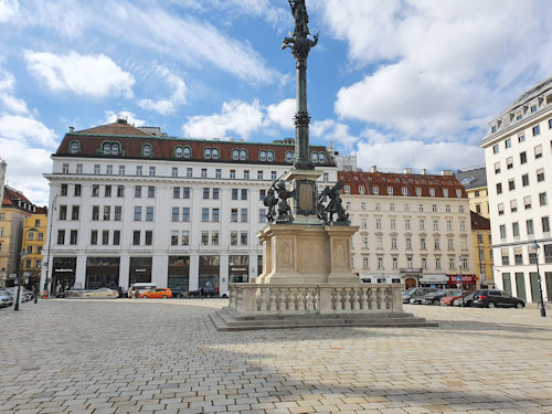 Am Hof Square