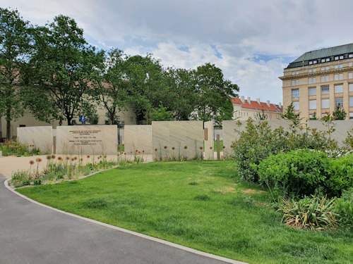 Entrance to the Shoah memorial