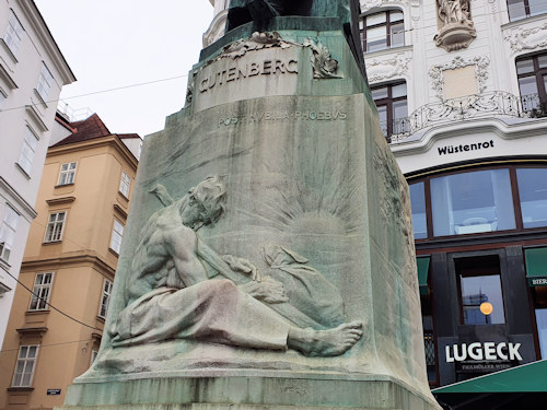 Gutenberg monument plinth