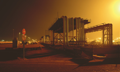 Photo of an industrial site in Qatar by Gregor Sailer