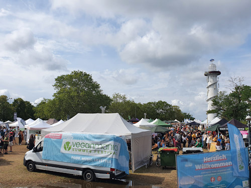 Wide view of the Veganmania event