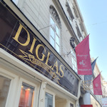 Café Diglas sign