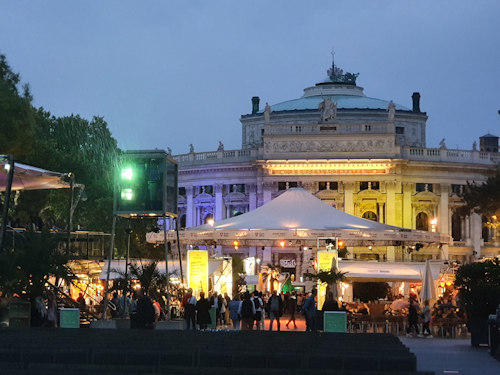 Food stalls at the Rathausplatz