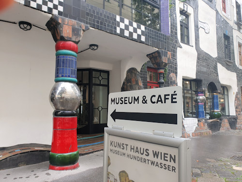 Front entrance to the Kunst Haus Wien