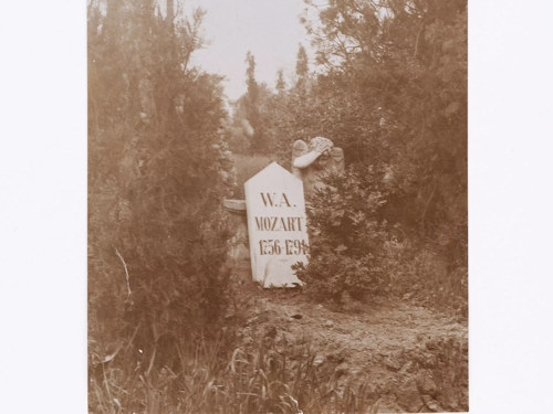 Mozart's grave around 1905