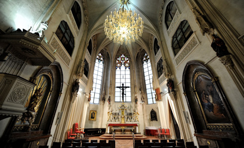Inside the Hofburgkapelle