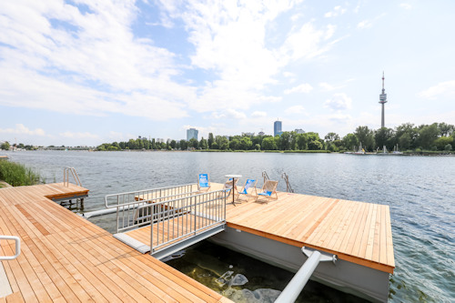 Bathing jetty on the Alte Donau