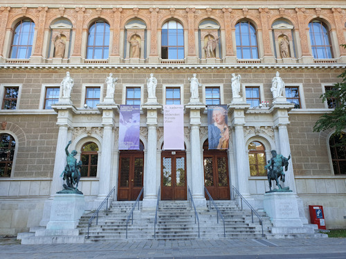 View of the main entrance of the Academy of Fine Arts in Vienna