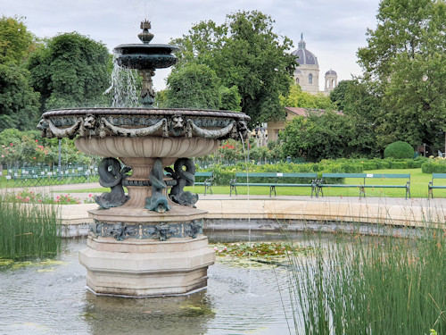 Fountain in the Volksgarten public park