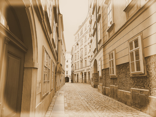 Sepia-toned photo of Domgasse in 2023