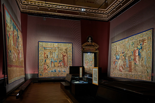 View of a Gold & Silk exhibition room