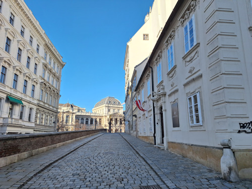 Schreyvogelgasse and the University of Vienna in the distance