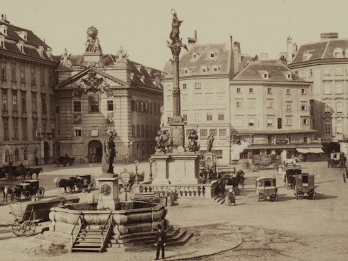 Pre-1883 photo of Am Hof and the Mariensäule