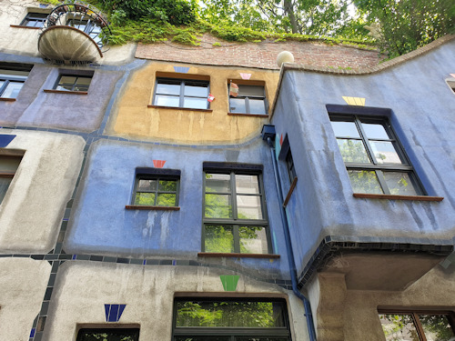 Front façade of the Hundertwasserhaus