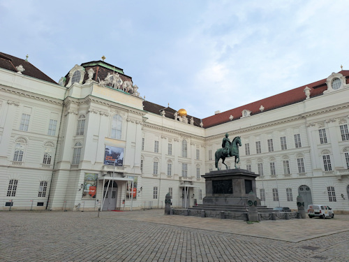 View across Josefsplatz